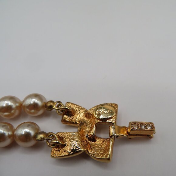 Kenneth Jay Lane Faux Pearl Bracelet Gold Tone Rhinestone Clasp - Picture 6 of 9